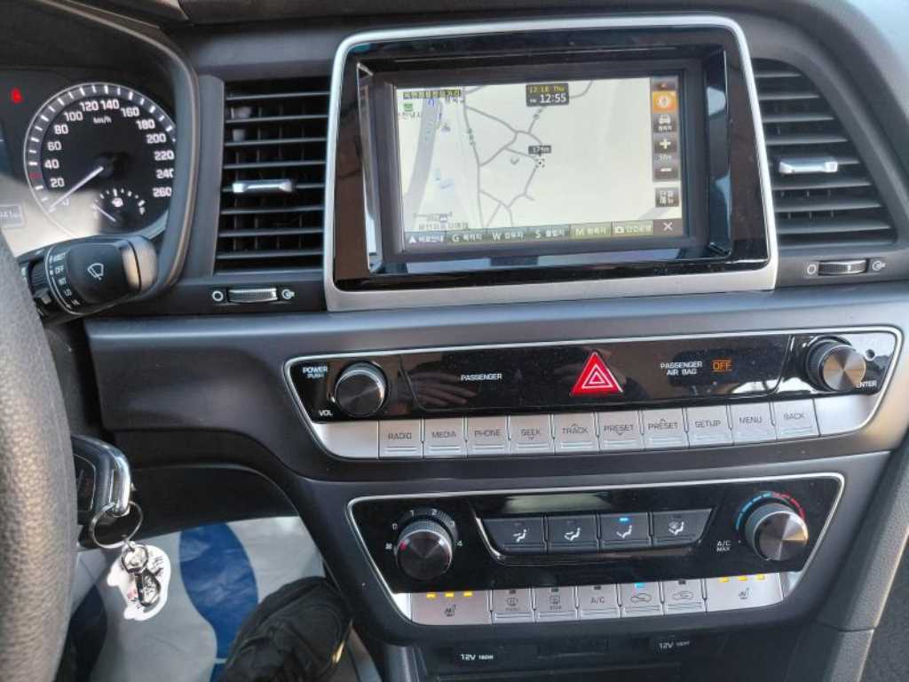 HYUNDAI Sonata - Vista 6