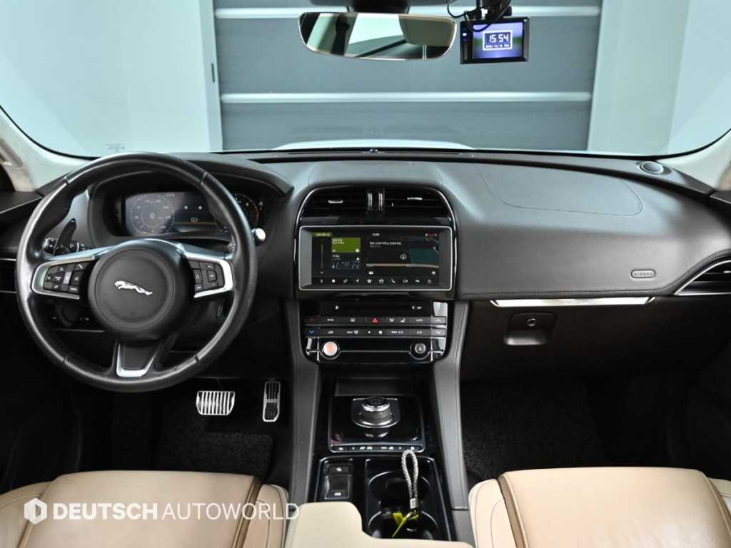 Jaguar F-PACE - Vista 7