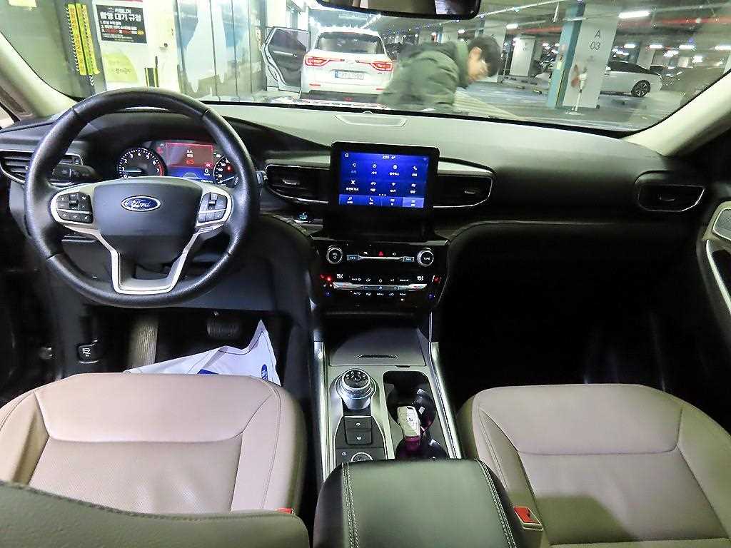 Ford Explorer - Vista 10