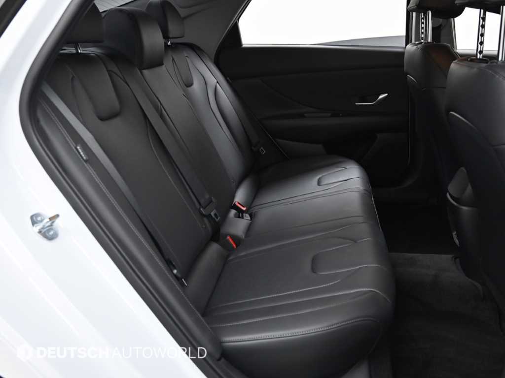 HYUNDAI Avante - Vista 12