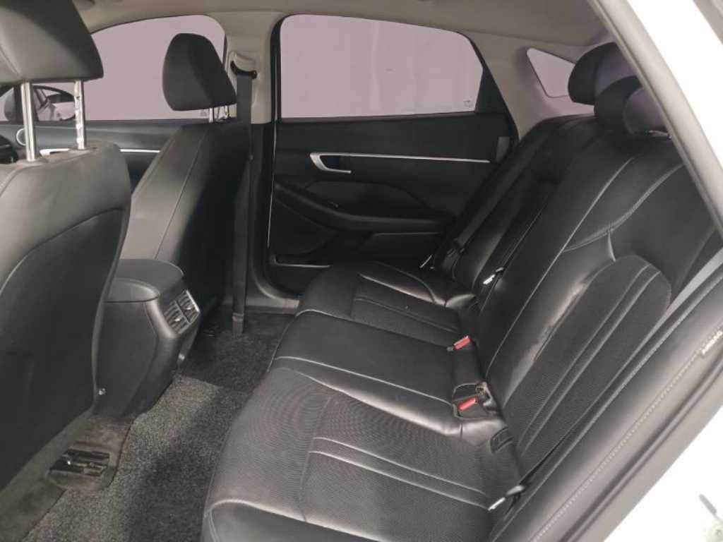 HYUNDAI Sonata - Vista 8