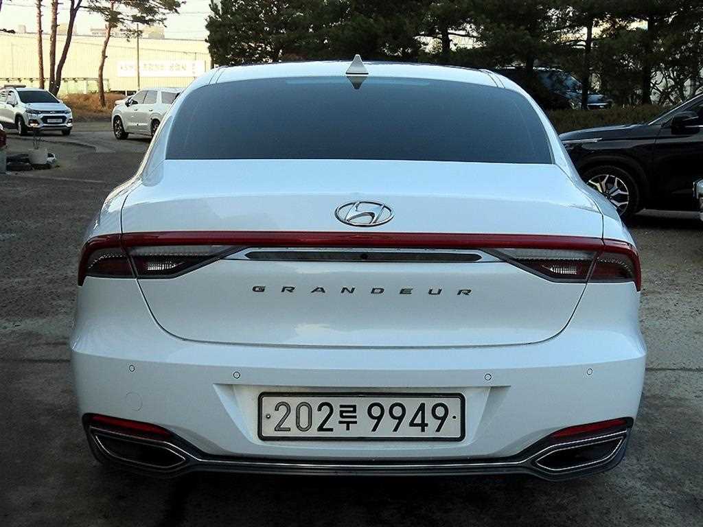 HYUNDAI Grandeur - Vista 4