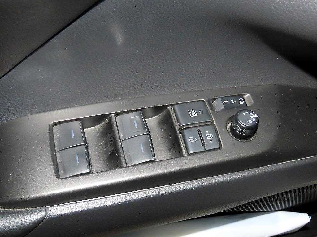 Toyota Camry 2023 Plateado - Importación desde Corea - HF Imports Iquique - Foto 13