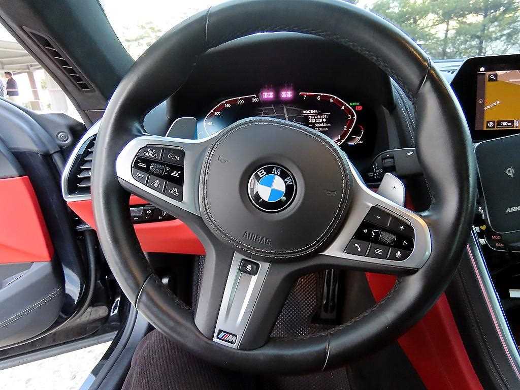 BMW 8 Series - Vista 8