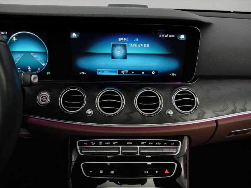 Mercedes Benz E class - Vista 12