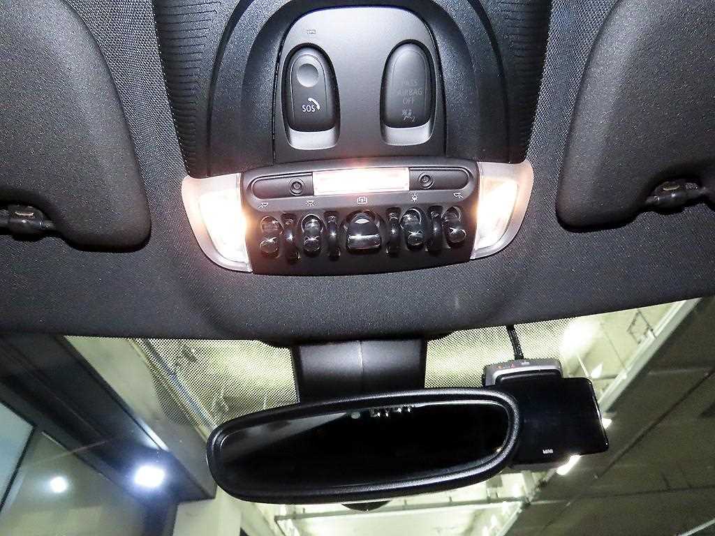 Mini Countryman 2023 the color of pearl - Importación desde Corea - HF Imports Iquique - Foto 14