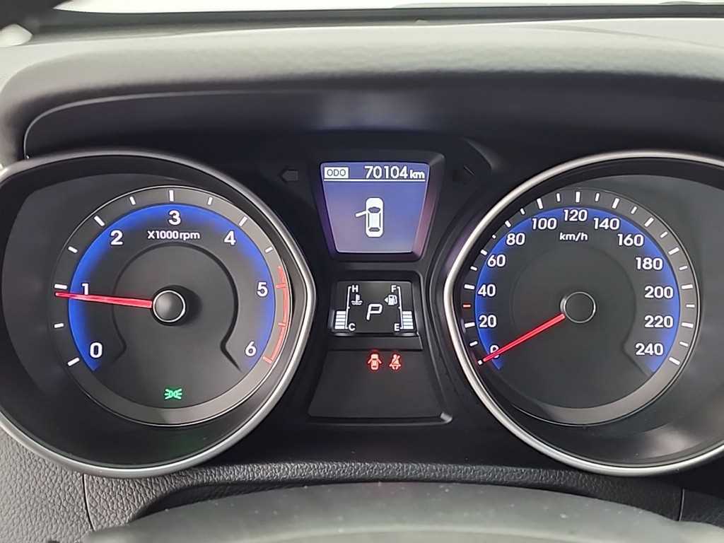 HYUNDAI i30 - Vista 6