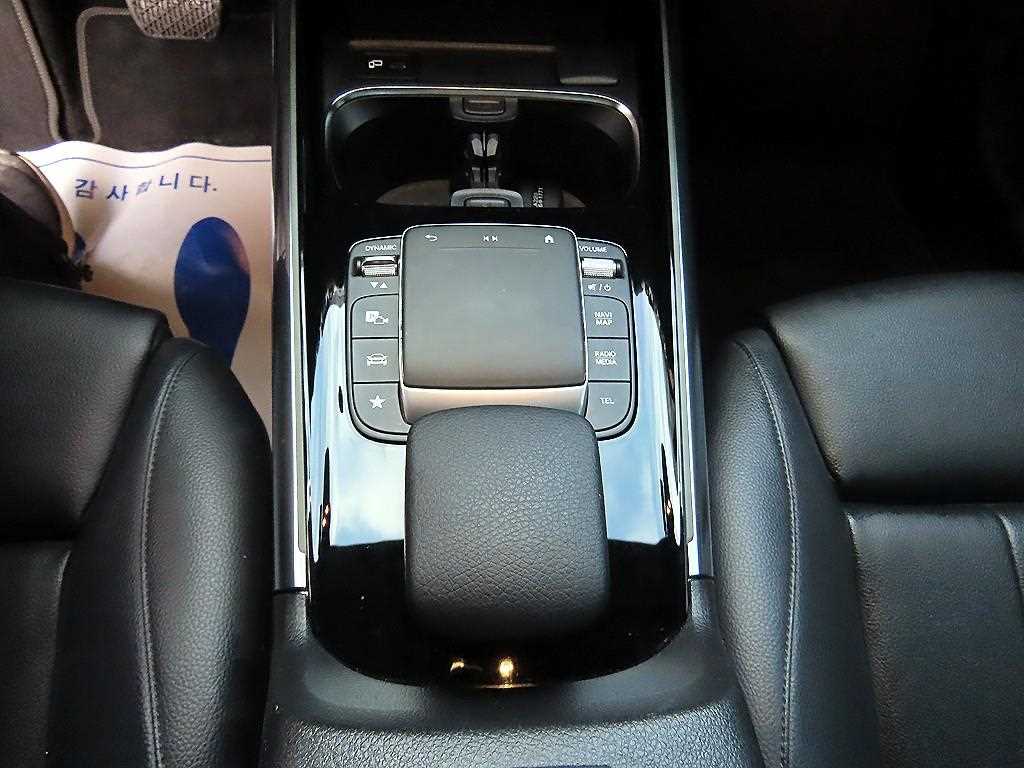 Mercedes Benz GLA Class 2021 Negro - Importación desde Corea - HF Imports Iquique - Foto 13