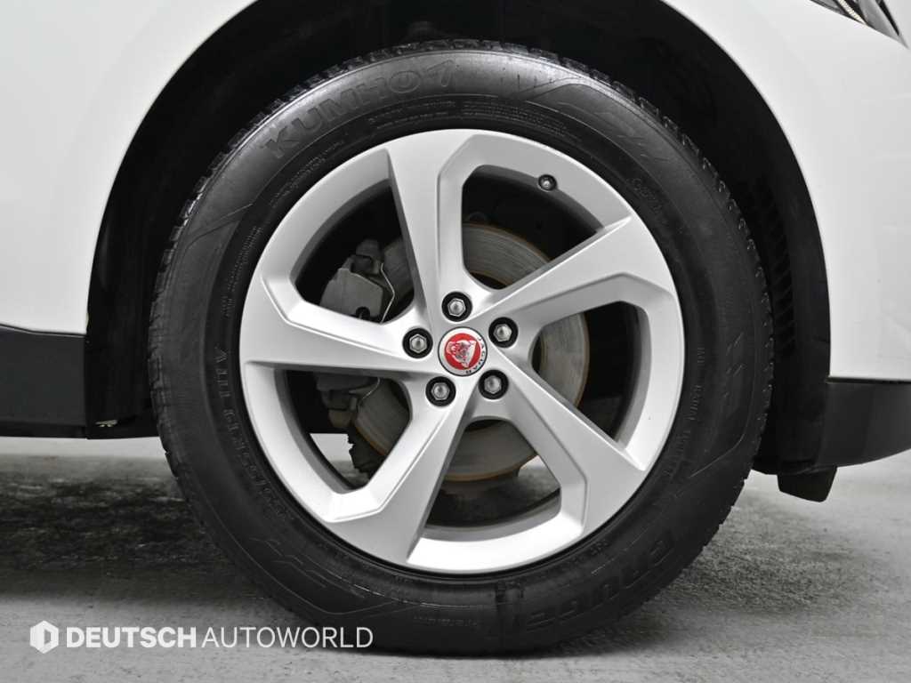 Jaguar F-PACE - Vista 5