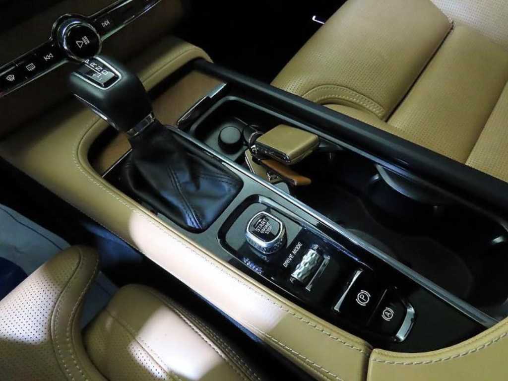 Volvo XC90 - Vista 12