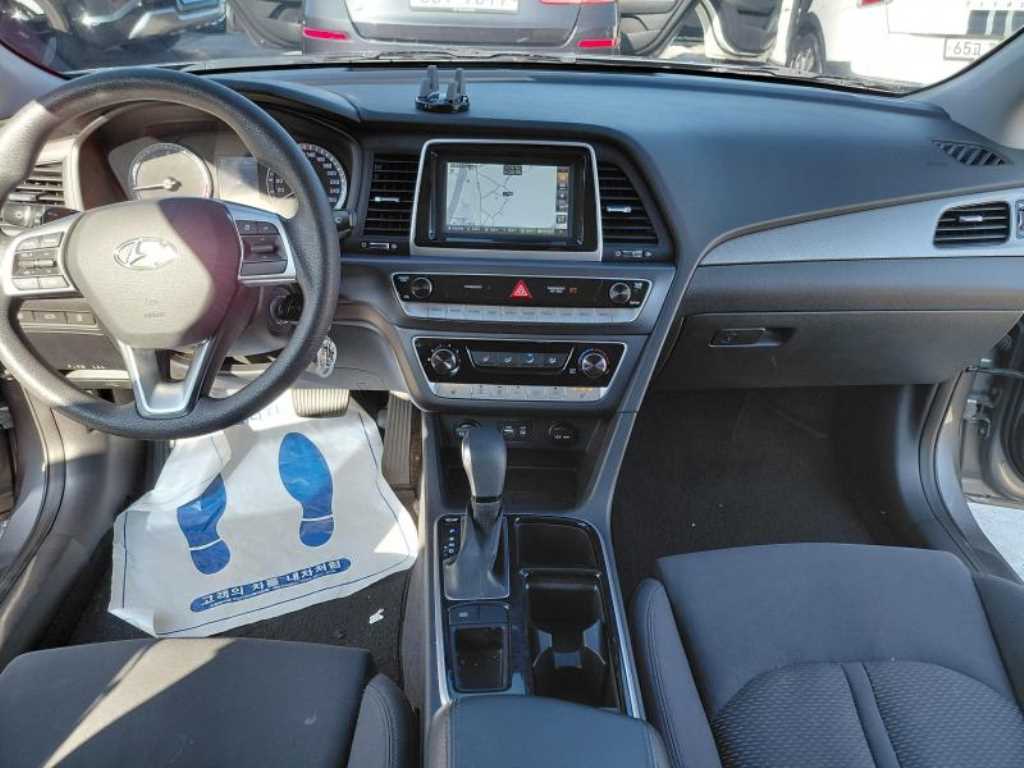 HYUNDAI Sonata - Vista 9