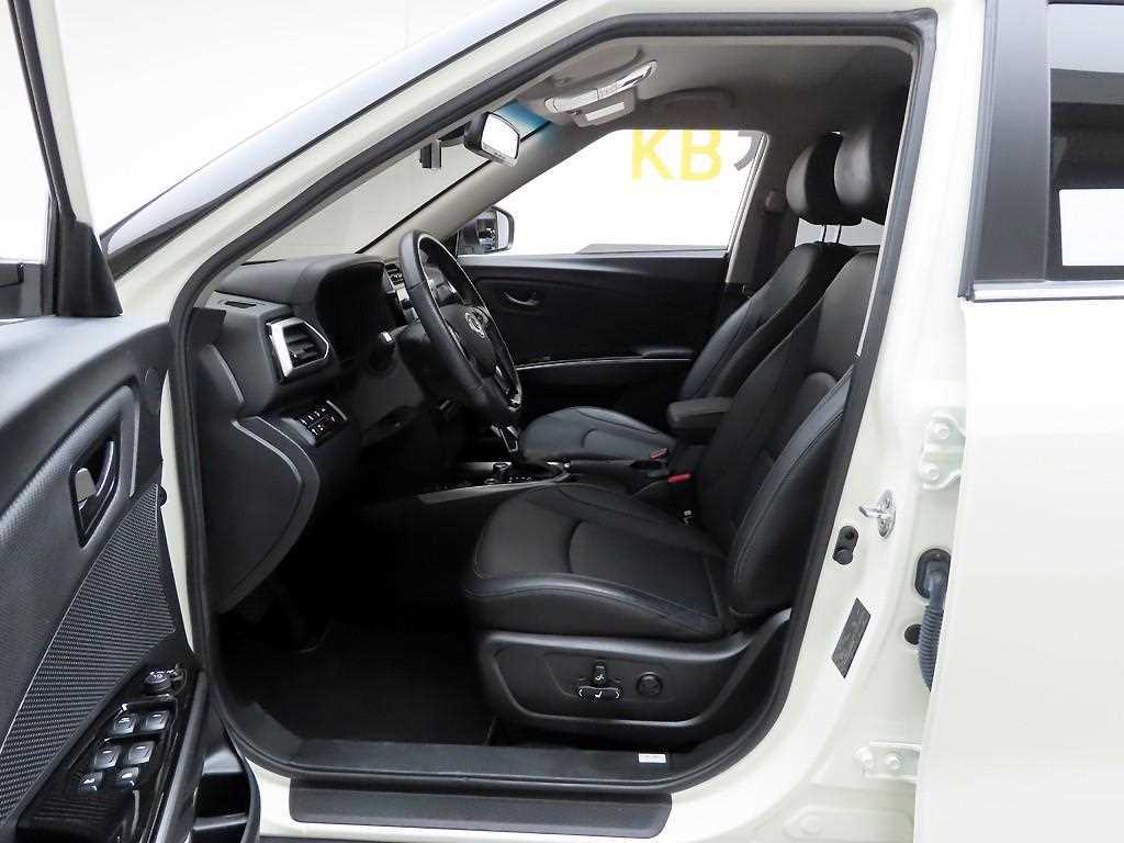 Ssangyong Tivoli - Vista 12