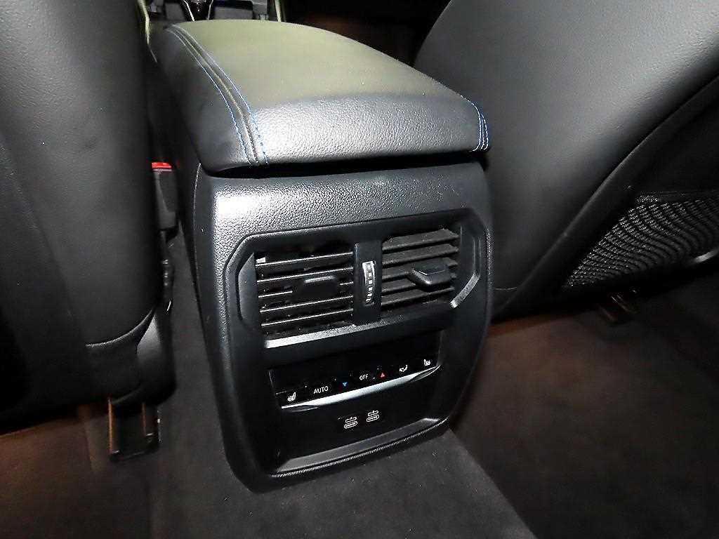 BMW 3 series 2022 Negro - Importación desde Corea - HF Imports Iquique - Foto 14