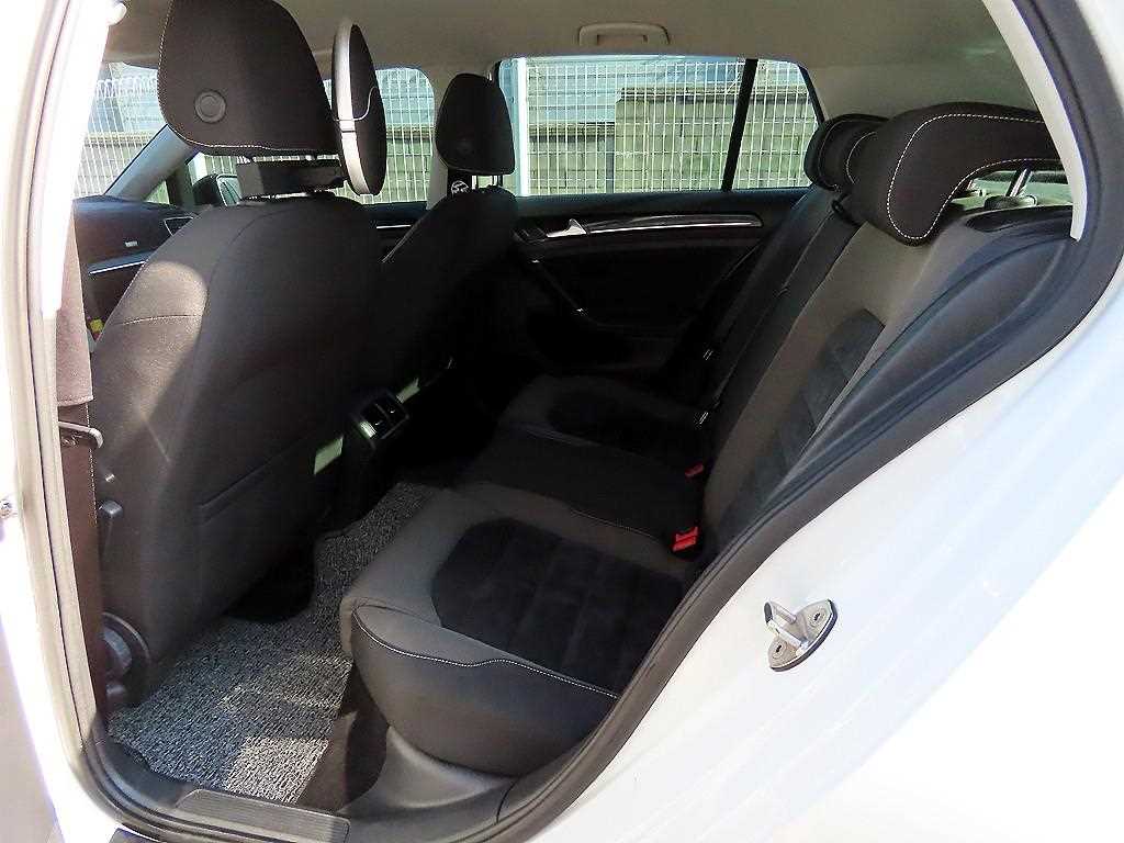 Volkswagen Golf - Vista 6