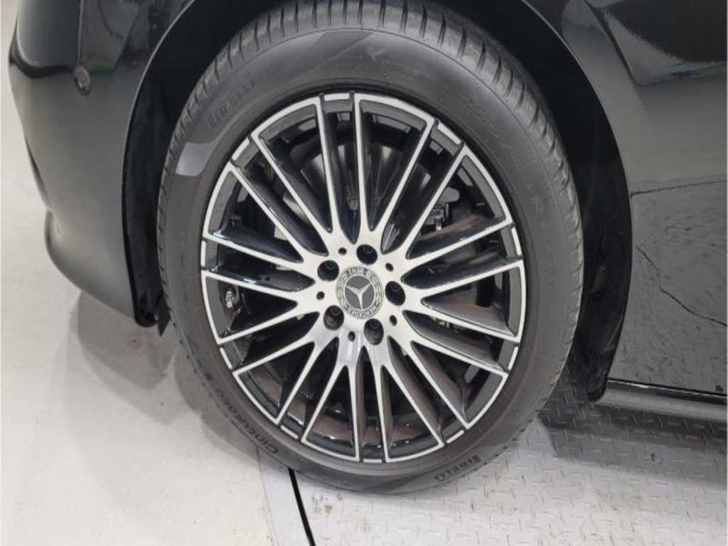 Mercedes Benz C Class - Vista 5