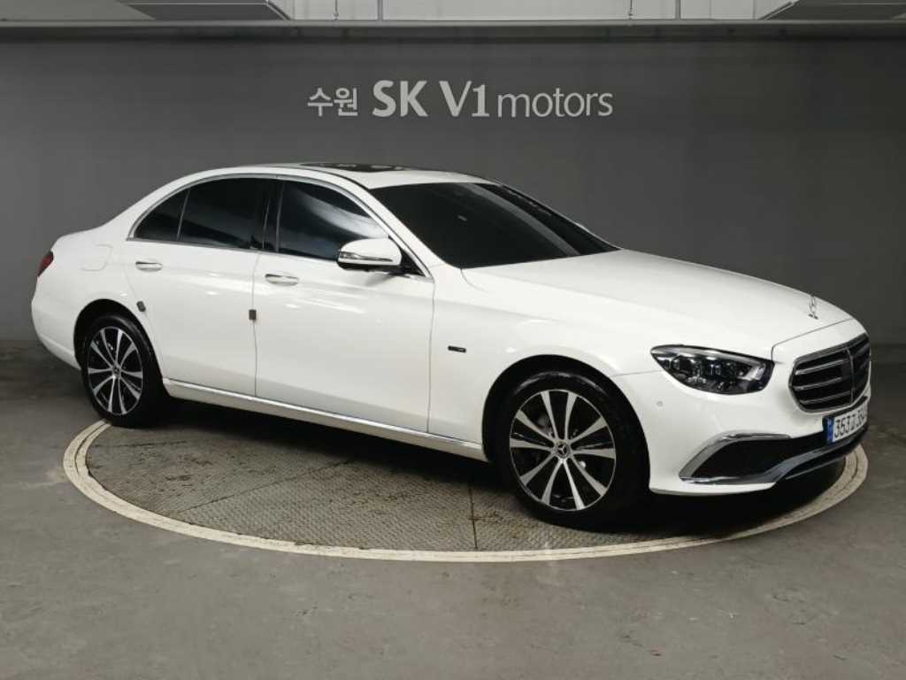 Mercedes Benz E class - Vista 5