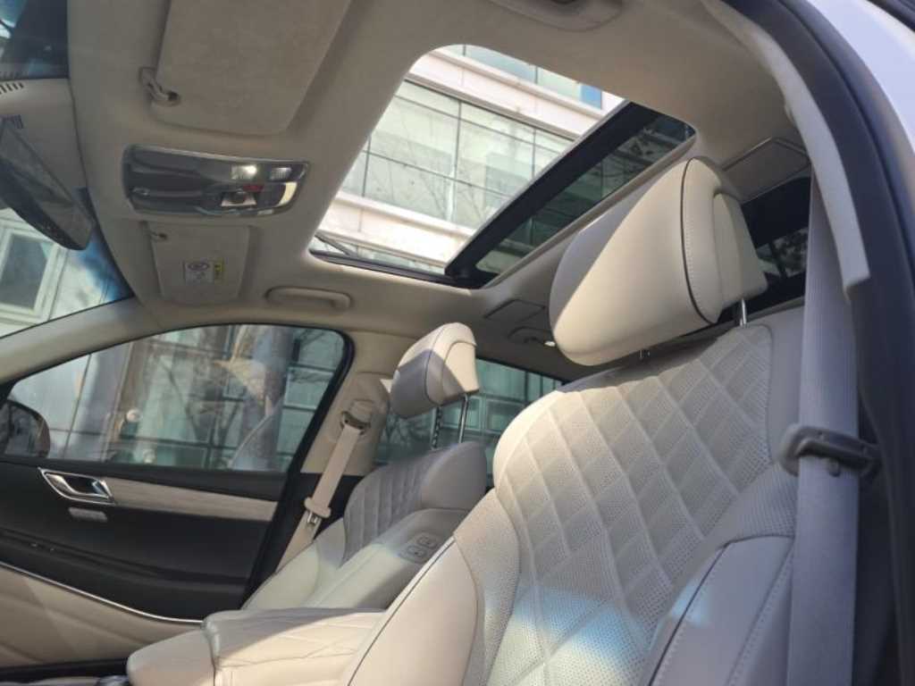 Genesis GV80 - Vista 9