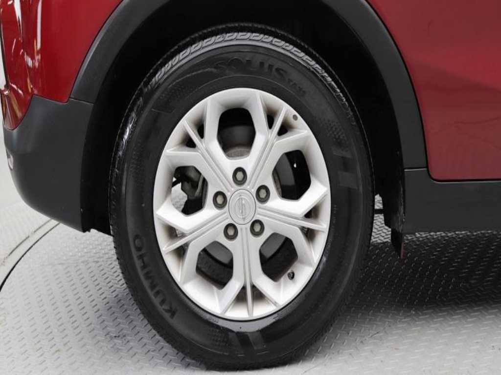 Ssangyong Tivoli - Vista 8