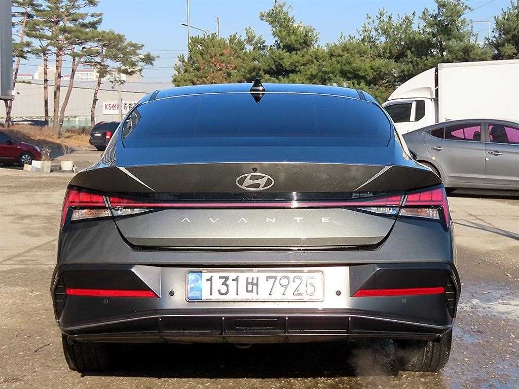 HYUNDAI Avante - Vista 4