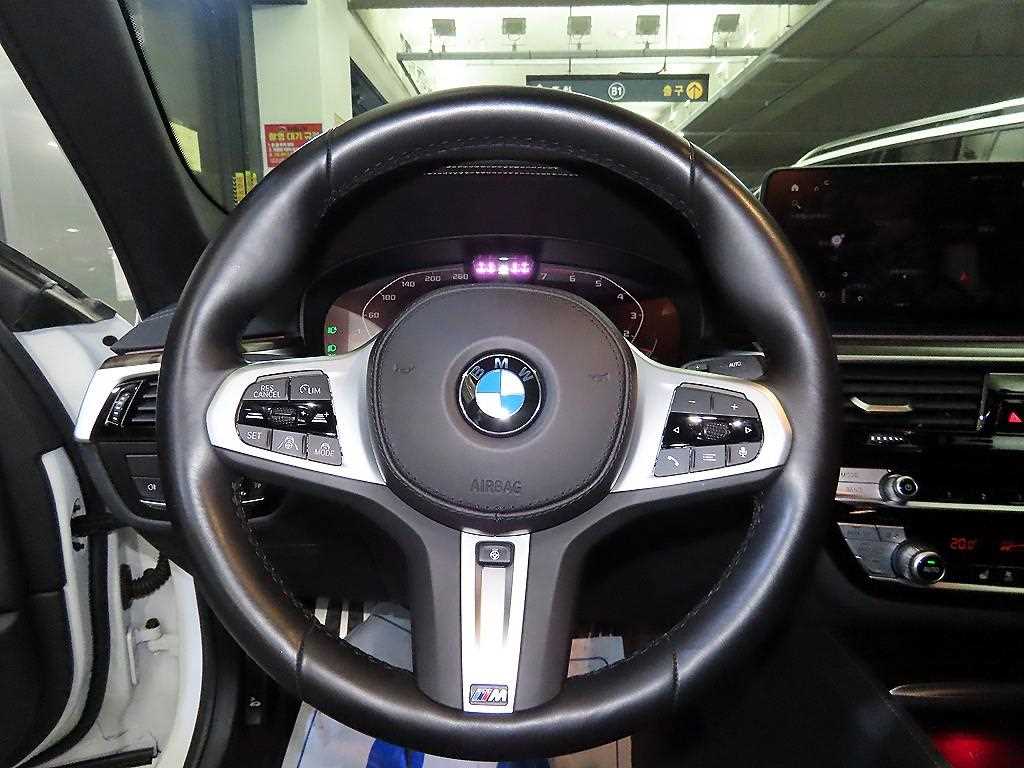 BMW 5 Series - Vista 8