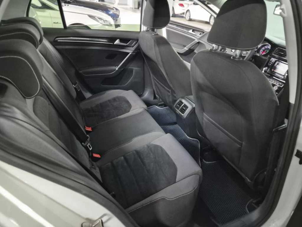 Volkswagen Golf - Vista 11