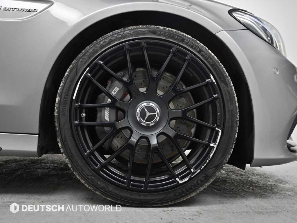 Mercedes Benz C Class - Vista 5