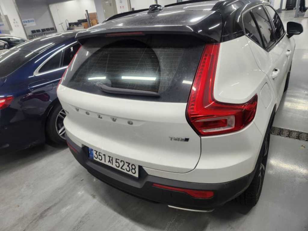 Volvo XC40 - Vista 3