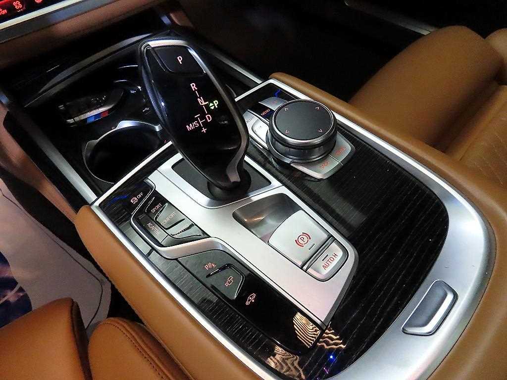 BMW 7 Series - Vista 12