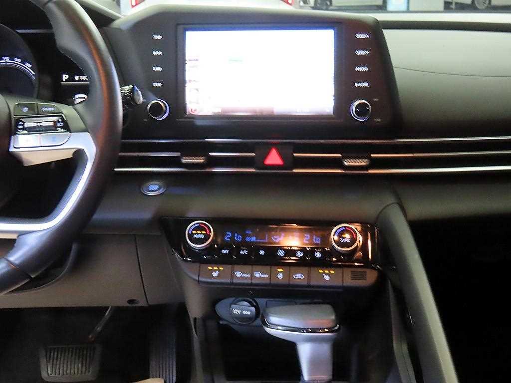 HYUNDAI Avante - Vista 11