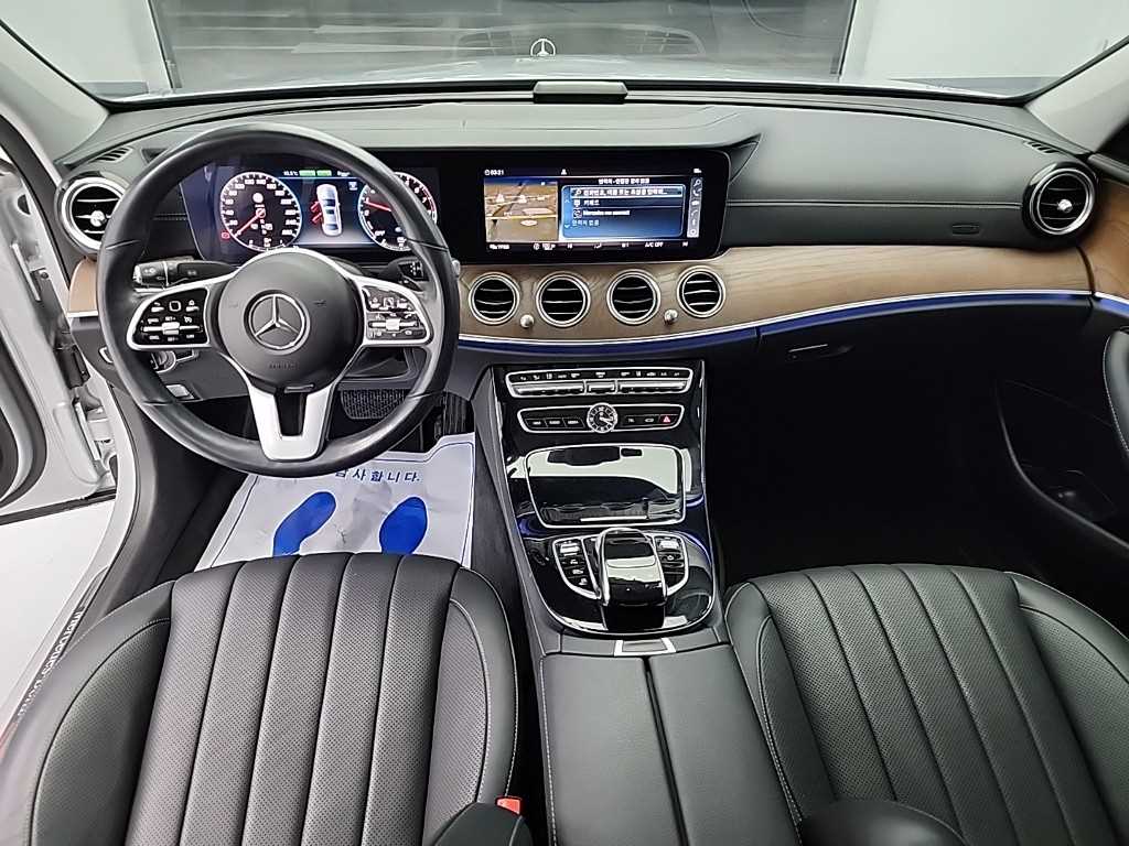 Mercedes Benz E class - Vista 7