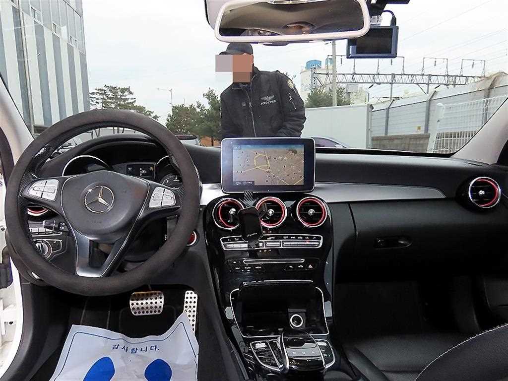 Mercedes Benz C Class - Vista 7