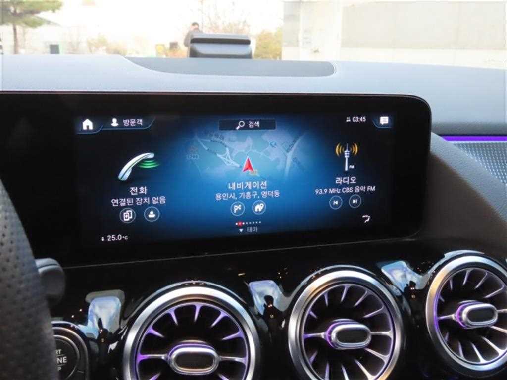 Mercedes Benz GLA Class - Vista 8