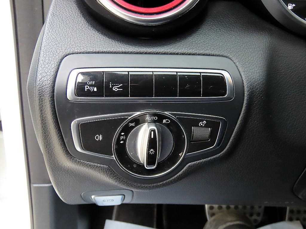 Mercedes Benz C Class 2015 Blanco - Importación desde Corea - HF Imports Iquique - Foto 13