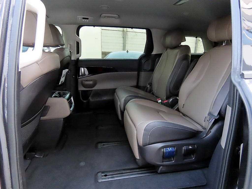 KIA Carnival - Vista 6