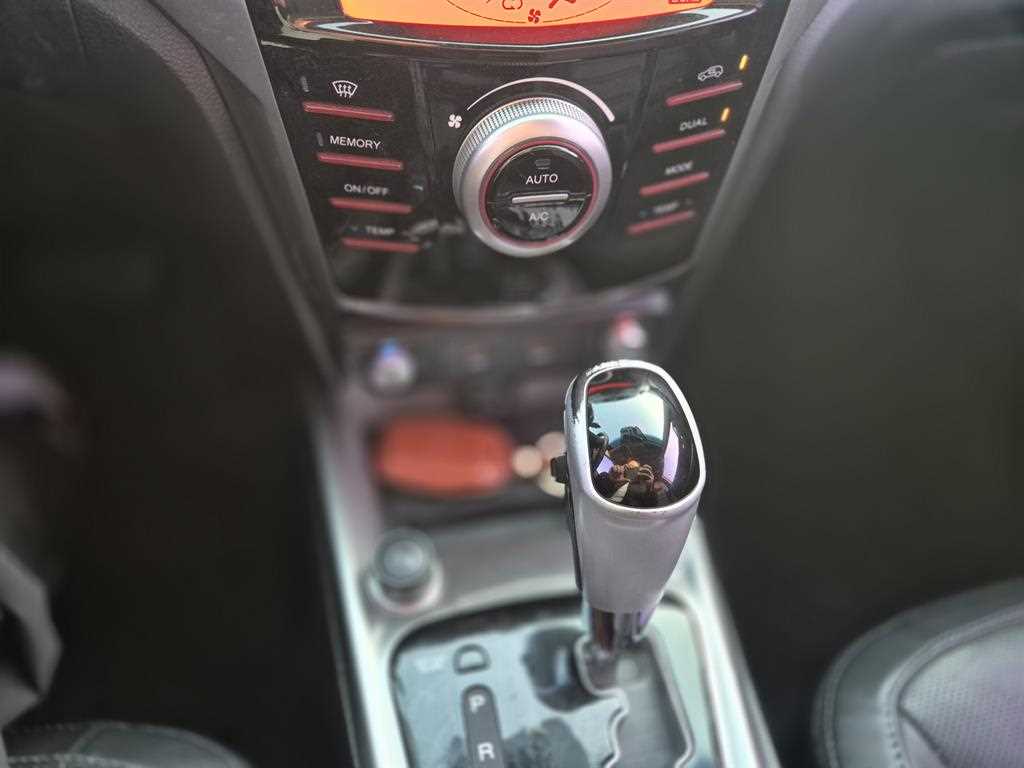 Ssangyong Tivoli 2015 Blanco - Importación desde Corea - HF Imports Iquique - Foto 13