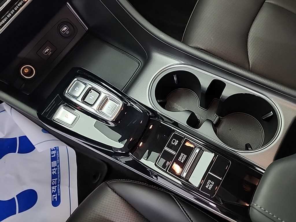 HYUNDAI Sonata - Vista 8