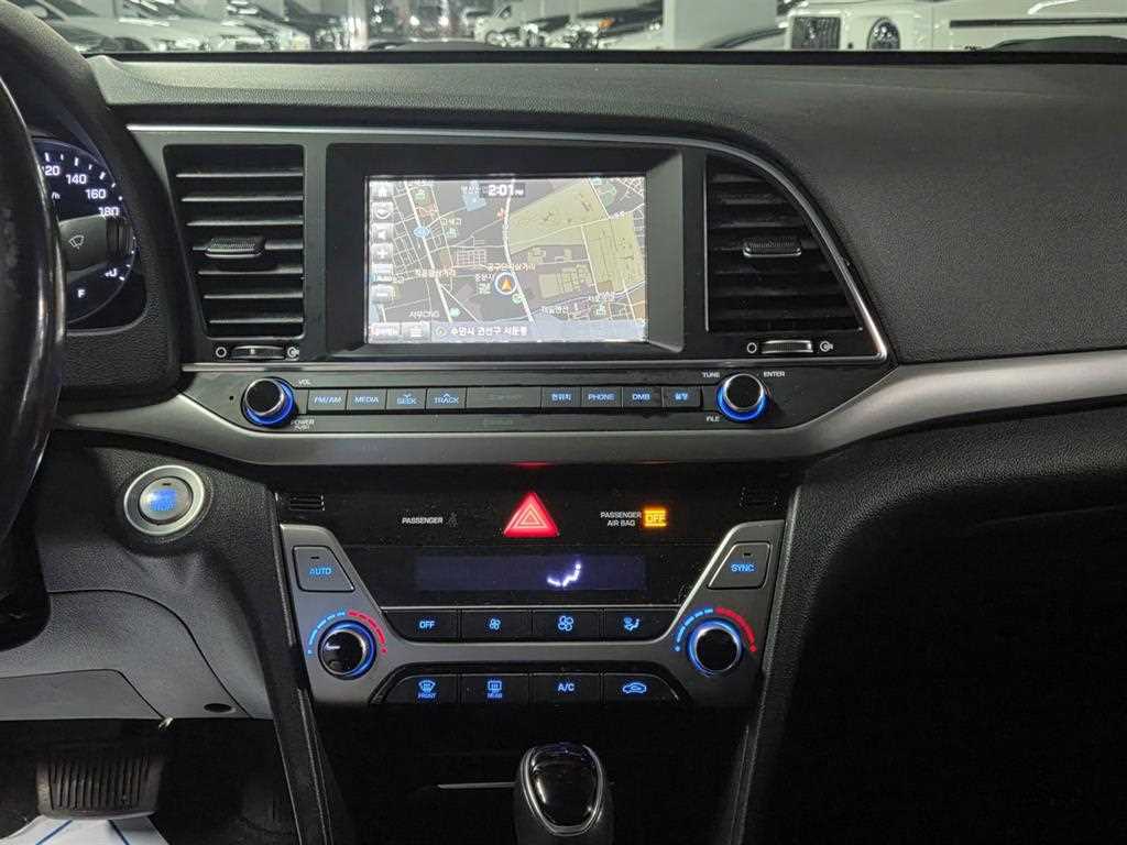 HYUNDAI Avante 2016 Gris - Importación desde Corea - HF Imports Iquique - Foto 15