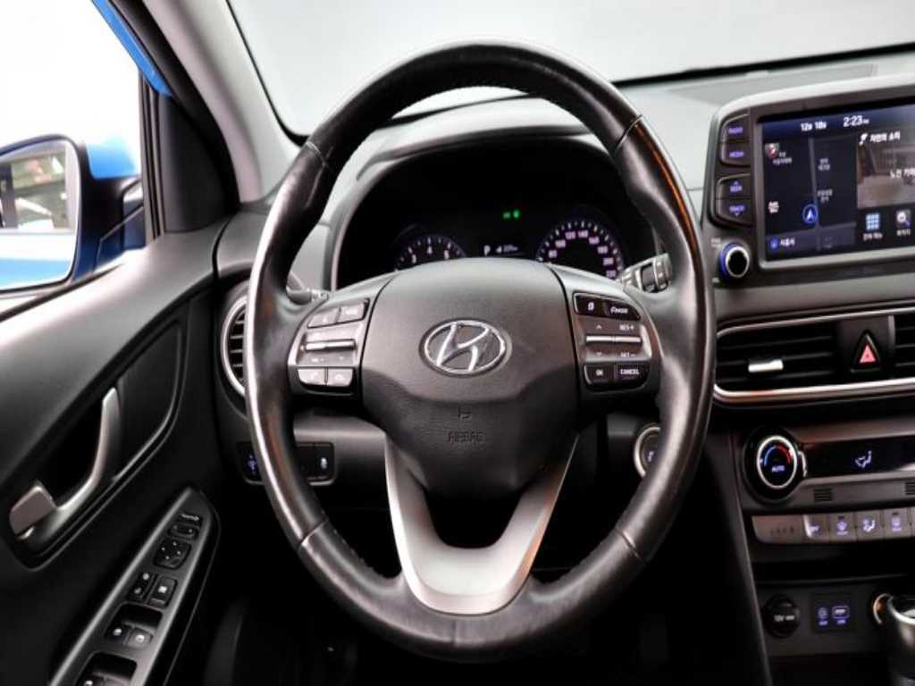 HYUNDAI Kona - Vista 4