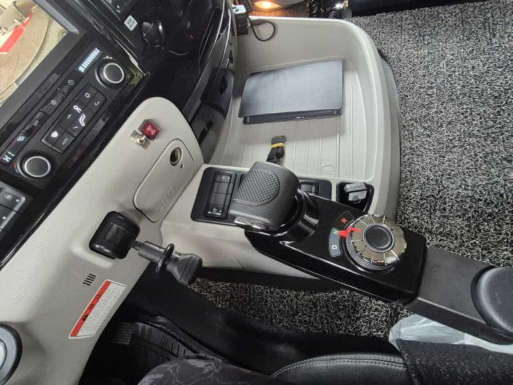 medium and large cargo truck - Vista 11