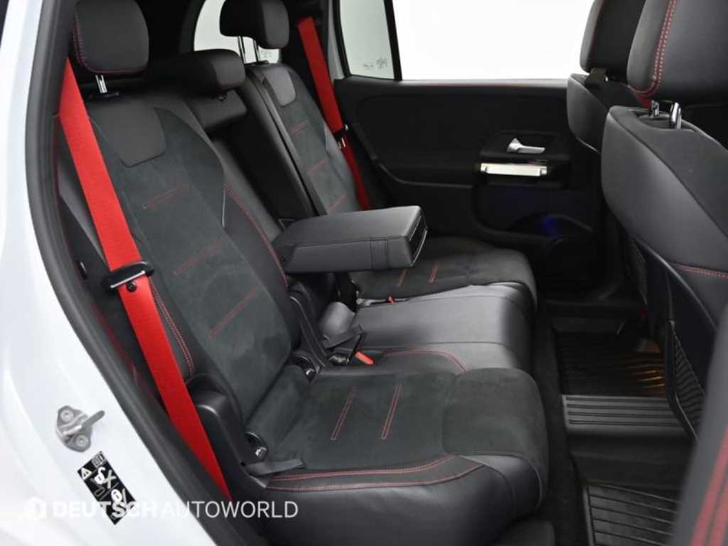 Mercedes Benz GLB Class - Vista 8