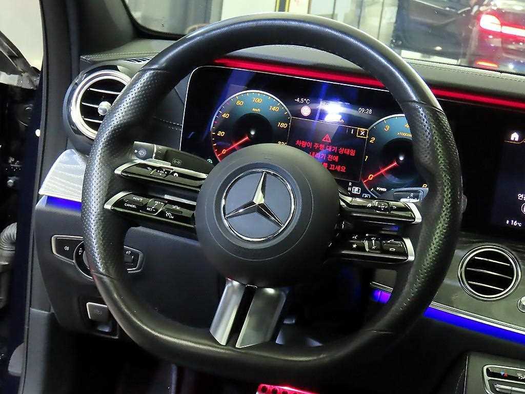 Mercedes Benz E class - Vista 8