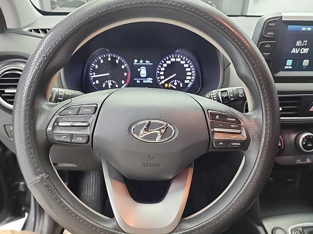 HYUNDAI Kona - Vista 9