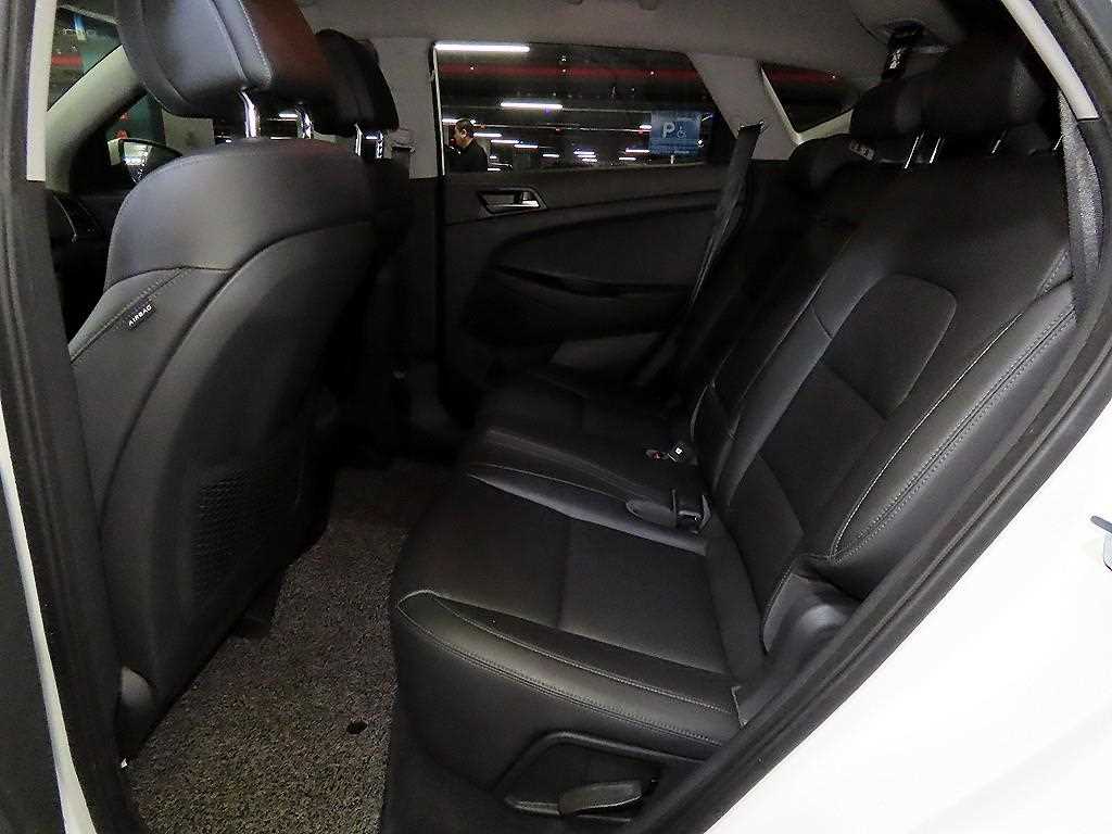 HYUNDAI Tucson - Vista 7