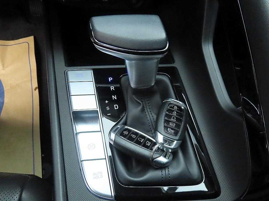 HYUNDAI Avante - Vista 10