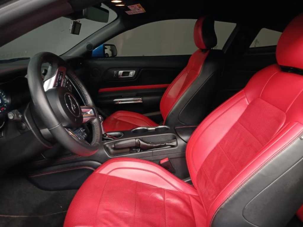 Ford Mustang - Vista 7