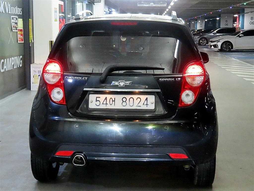 Chevrolet Spark - Vista 5