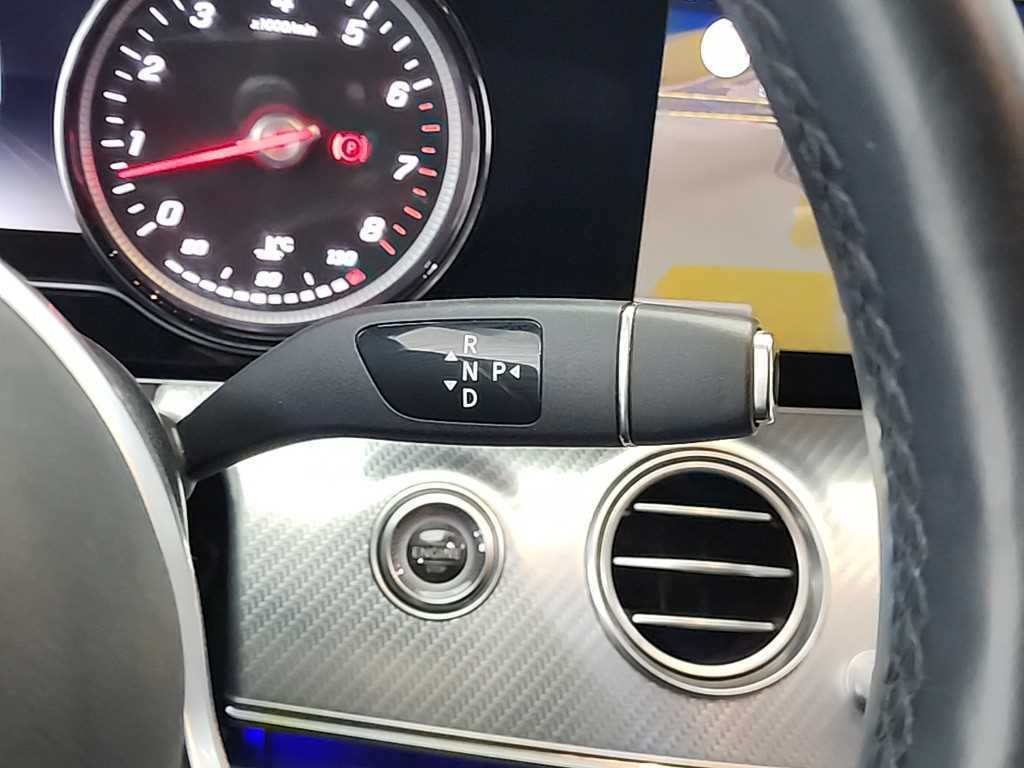 Mercedes Benz E class - Vista 8