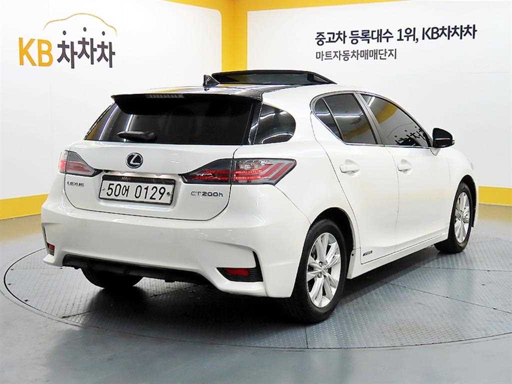Lexus CT - Vista 4