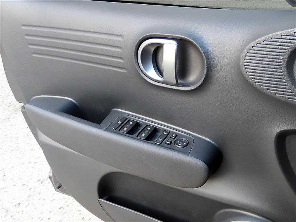 HYUNDAI Casper - Vista 11