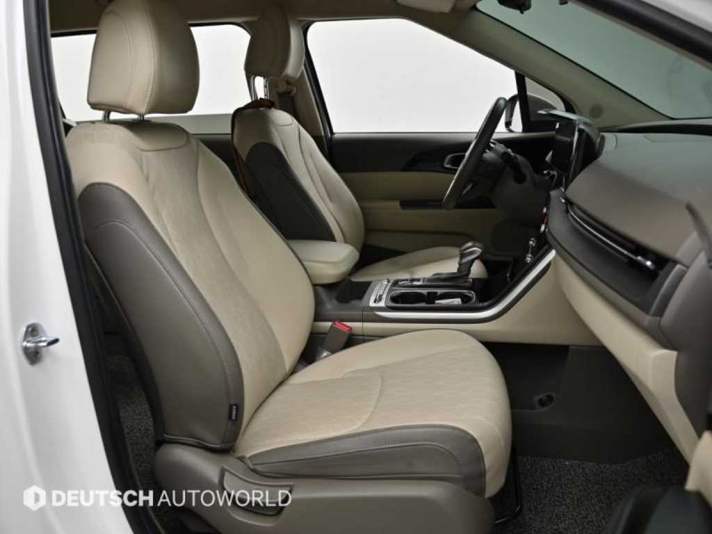 KIA Carnival - Vista 10